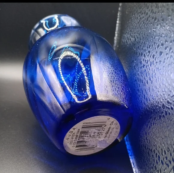 EUC Beautiful Cobalt Blue Glass Vase 5.5" Tall! - Picture 3 of 4